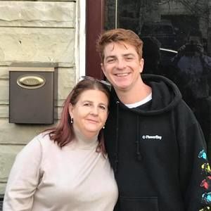 Meet your Posher, Lisa